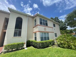 3370 Pinewalk Dr N in Margate, FL - Building Photo - Building Photo