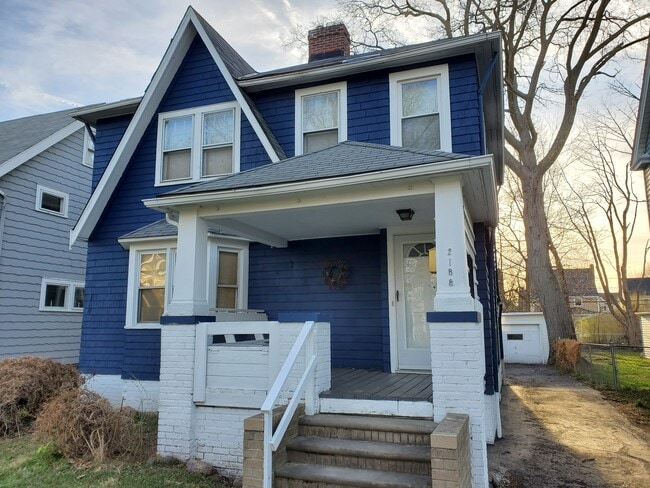 2188 Barrington Rd in University Heights, OH - Building Photo - Building Photo
