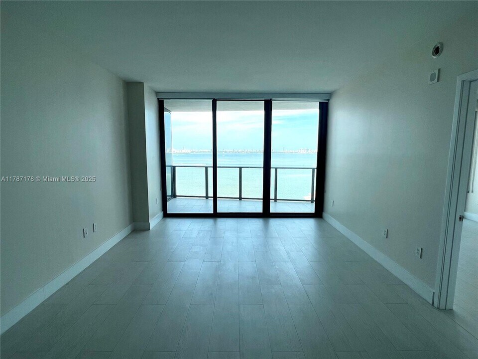 460 NE 28th St, Unit 1606 in Miami, FL - Foto de edificio