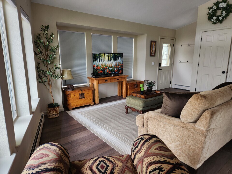 326 Miners Loop in Silverthorne, CO - Building Photo