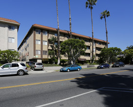 401 S Hobart Blvd in Los Angeles, CA - Building Photo - Building Photo