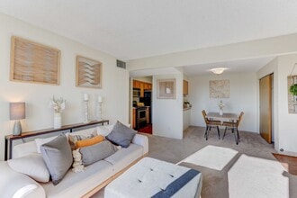 Americana Lakewood Apartments in Lakewood, CO - Building Photo - Building Photo