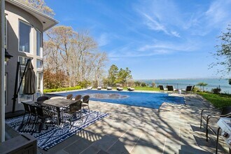 48 Red Cedar Point Rd in Hampton Bays, NY - Building Photo - Building Photo
