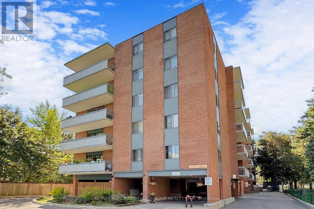 1200 Bridletowne Cir in Toronto, ON - Building Photo