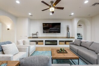 35443 N 87th Pl in Scottsdale, AZ - Building Photo - Building Photo