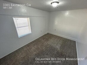 3301 Eastwood Cir in Del City, OK - Foto de edificio - Building Photo