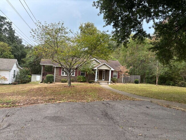 680 Arms Dr in Clarksville, TN - Building Photo - Building Photo