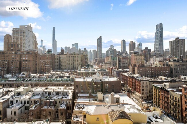 57 W 75th St in New York, NY - Building Photo - Building Photo