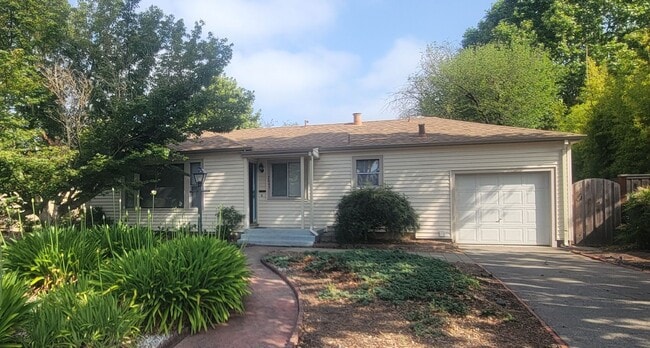 property at 3045 Claremont Dr