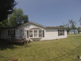 426 Lawton St in Bicknell, IN - Building Photo