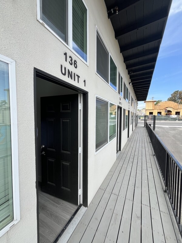 138 W San Ysidro Blvd in San Diego, CA - Building Photo - Building Photo
