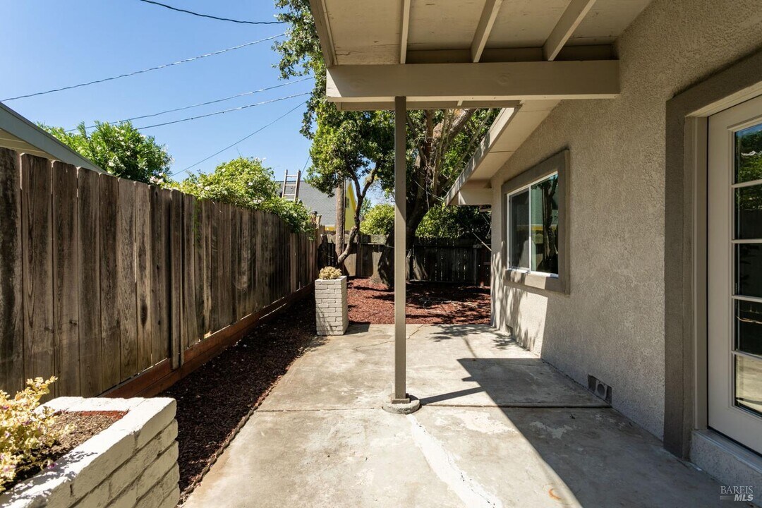 142 Anita Ct in Vacaville, CA - Building Photo