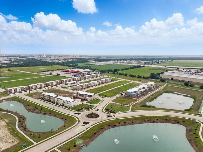 2068 Layla Dr in Waxahachie, TX - Building Photo - Building Photo