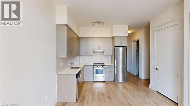 212 King William St in Hamilton, ON - Building Photo - Building Photo