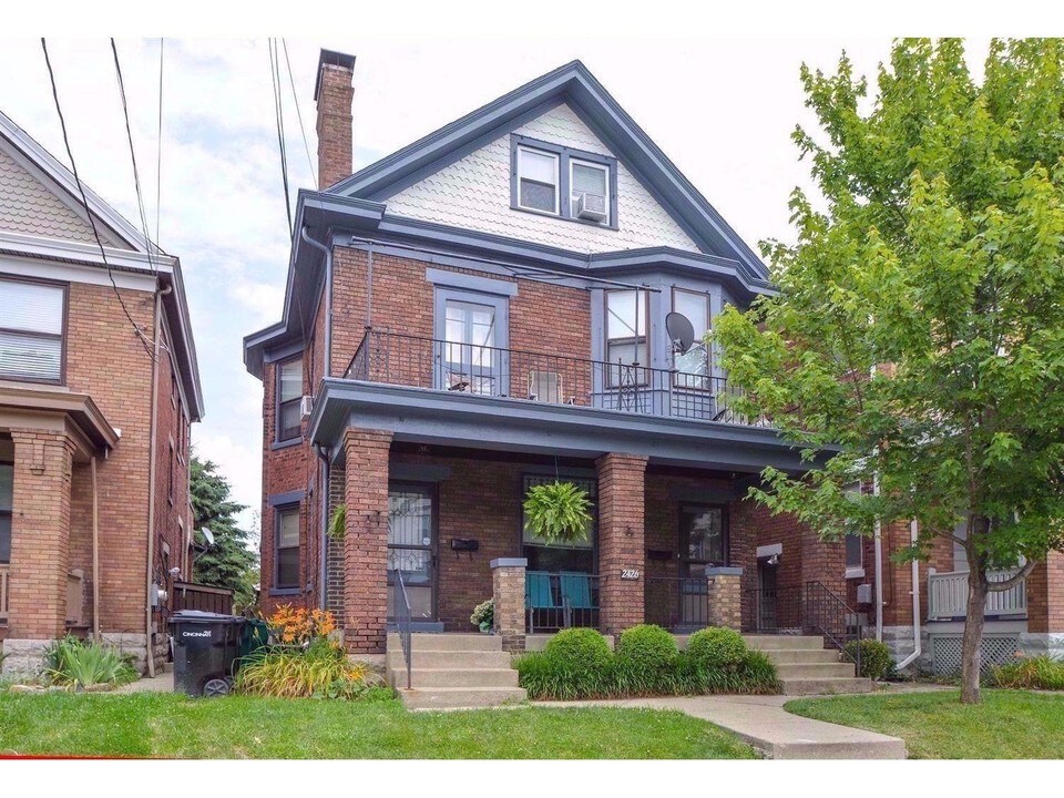 2426 Fairview Ave-Unit -2 in Cincinnati, OH - Building Photo