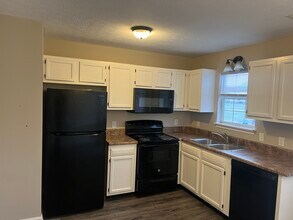 1957 Stonehenge Ave in Bowling Green, KY - Building Photo - Building Photo