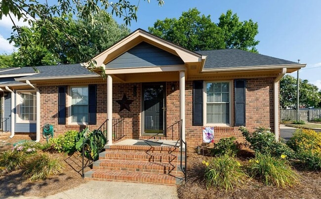 property at 222 Pointe Cir