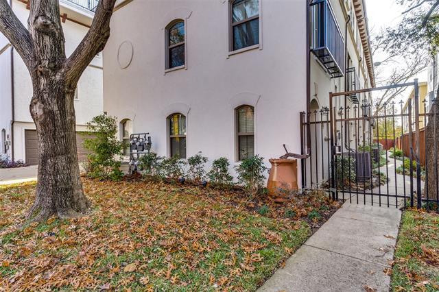 5922 Ross Ave in Dallas, TX - Building Photo - Building Photo