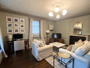 64 Bartlett St, Unit 2 CO in Boston, MA - Building Photo - Building Photo