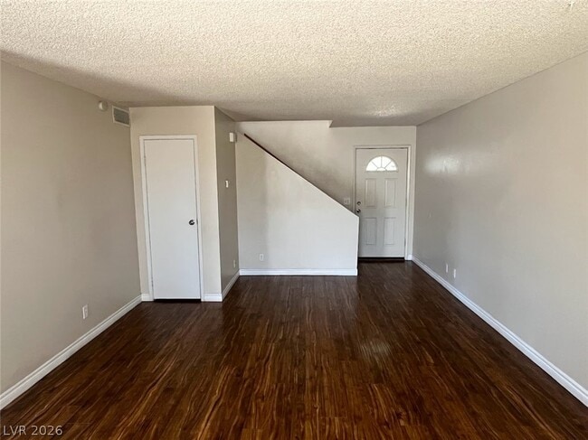 property at 914 Scarlet Ridge Dr