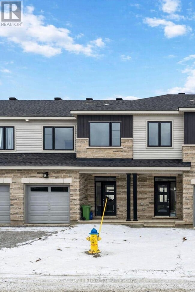 property at 716 Fairline Row