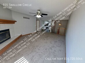 935 Swallow Cir in Liberty, MO - Building Photo - Building Photo