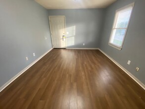 123 Calvin Ct in West Columbia, SC - Building Photo - Building Photo