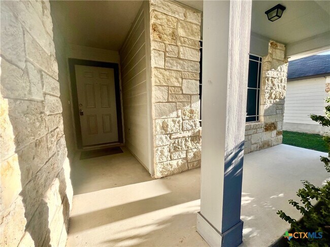 738 Great Oaks Dr in New Braunfels, TX - Building Photo - Building Photo