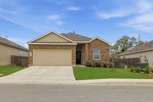 6067 Draw Lp in Bulverde, TX - Building Photo