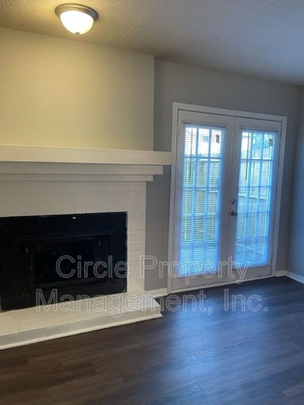 property at 4025 Hunters Ridge Dr SW