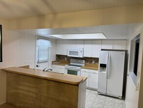 10320 La Guardia Ct in Orlando, FL - Building Photo - Building Photo