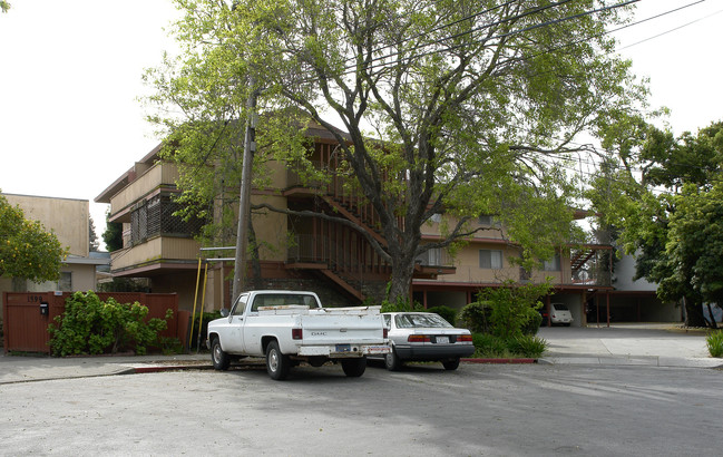 1596 Ebener St in Redwood City, CA - Building Photo - Building Photo