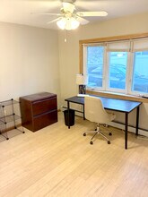 14 Winside Ln, Unit 1 in Coram, NY - Foto de edificio - Building Photo