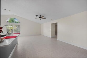 1401 Hideaway Bend in Wellington, FL - Building Photo - Building Photo