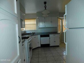 5025 Ballinger Dr in El Paso, TX - Foto de edificio - Building Photo
