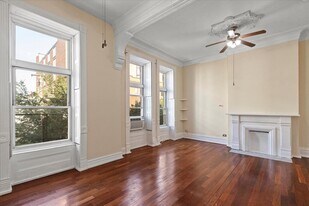 229 S Racine Ave in Chicago, IL - Building Photo