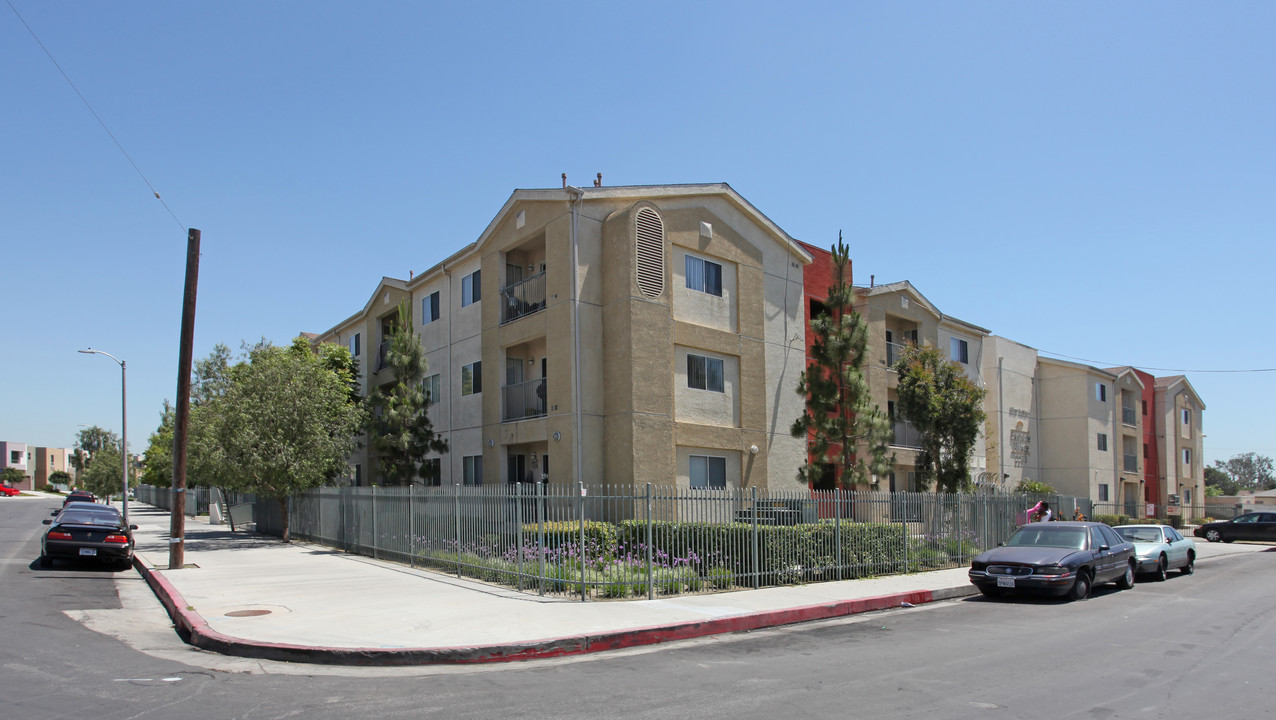 Eastside Village in Los Angeles, CA - Foto de edificio