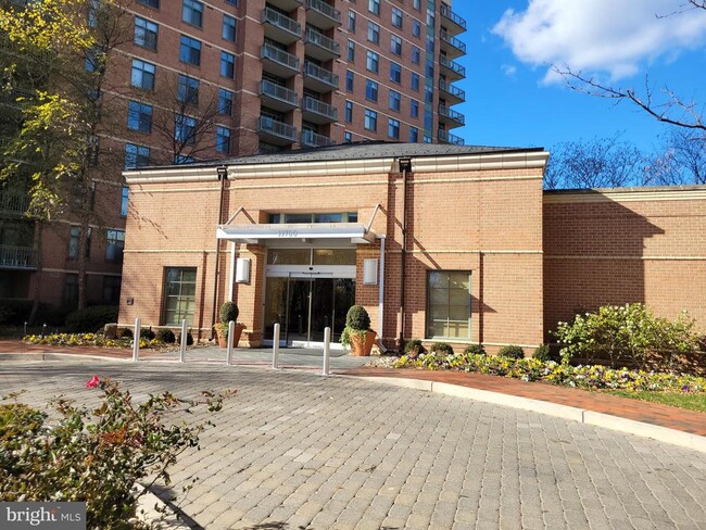 11700 Old Georgetown Rd in Rockville, MD - Foto de edificio - Building Photo
