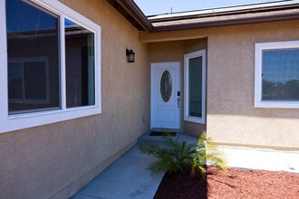 29365 Kalina Ave in Lake Elsinore, CA - Foto de edificio - Building Photo