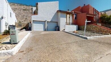 4842 Excalibur Dr in El Paso, TX - Building Photo - Building Photo