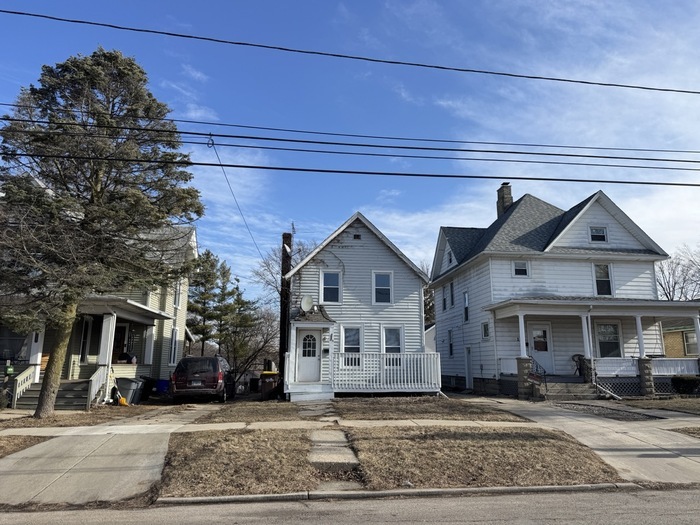 137 Summit St in Rockford, IL - Building Photo