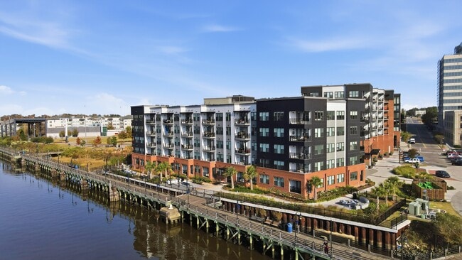 Metropolitan at the Riverwalk