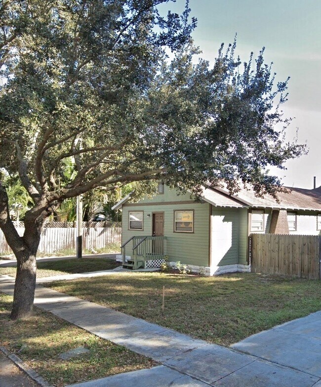 1020 8th St S in St. Petersburg, FL - Building Photo - Building Photo