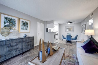 Hampden Heights in Denver, CO - Foto de edificio - Building Photo