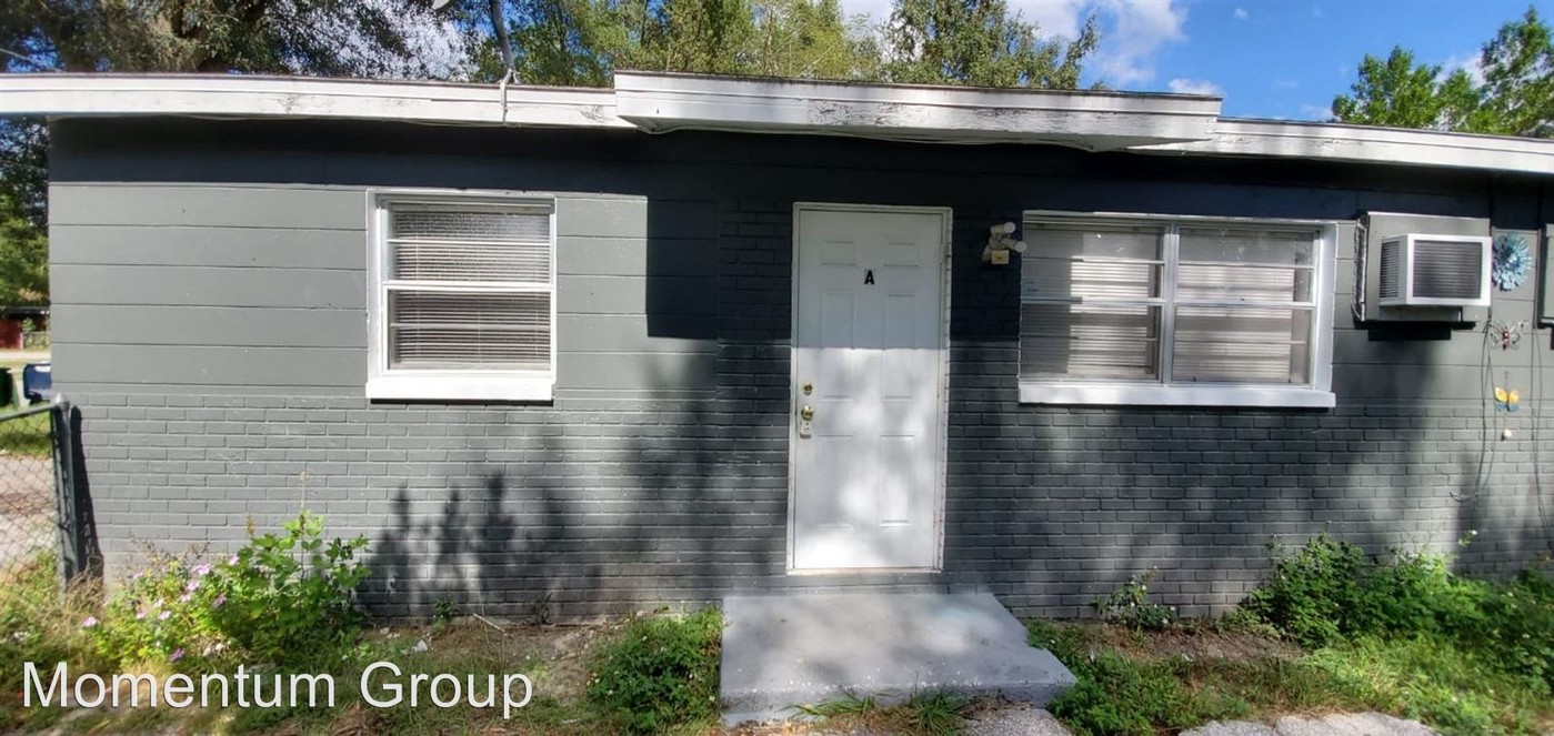 8215 N 17th St-Unit -Unit B in Tampa, FL - Building Photo