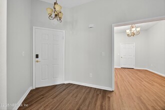 7047 Deer Lodge Cir in Jacksonville, FL - Building Photo - Building Photo