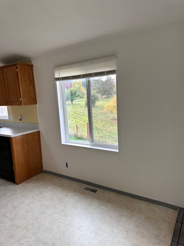 3286 Happy Valley Rd in Sequim, WA - Foto de edificio - Building Photo