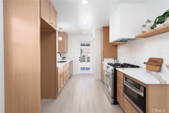 13203 Lakewood Blvd in Downey, CA - Building Photo - Building Photo