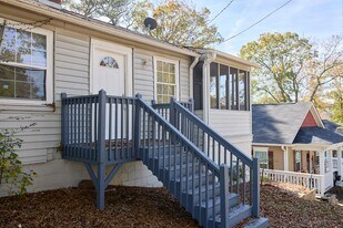 152 Hedges St SE in Marietta, GA - Building Photo