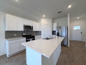 348 San Juan Trl in Bastrop, TX - Building Photo - Building Photo